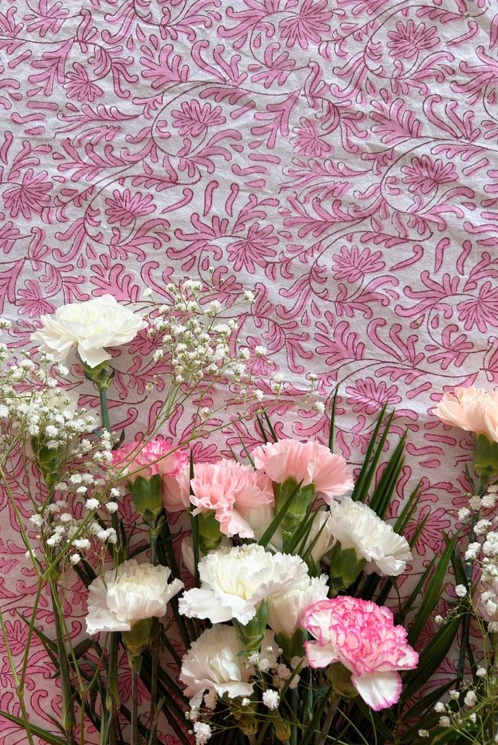 nappe rose dimanche paris