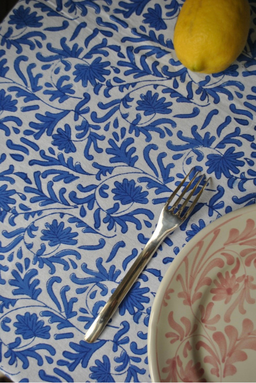 nappe bleue dimanche vaisselle