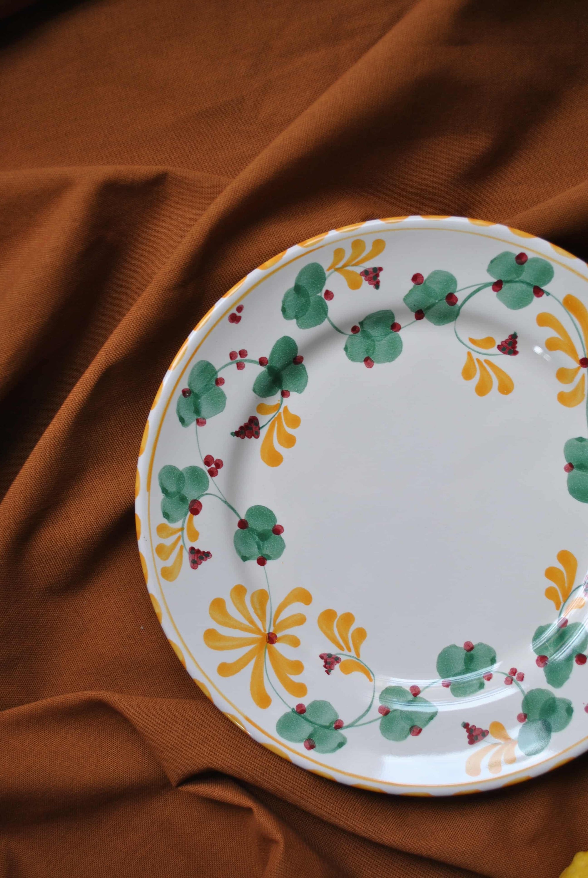 grande assiette flore vert jaune dimanche vaisselle