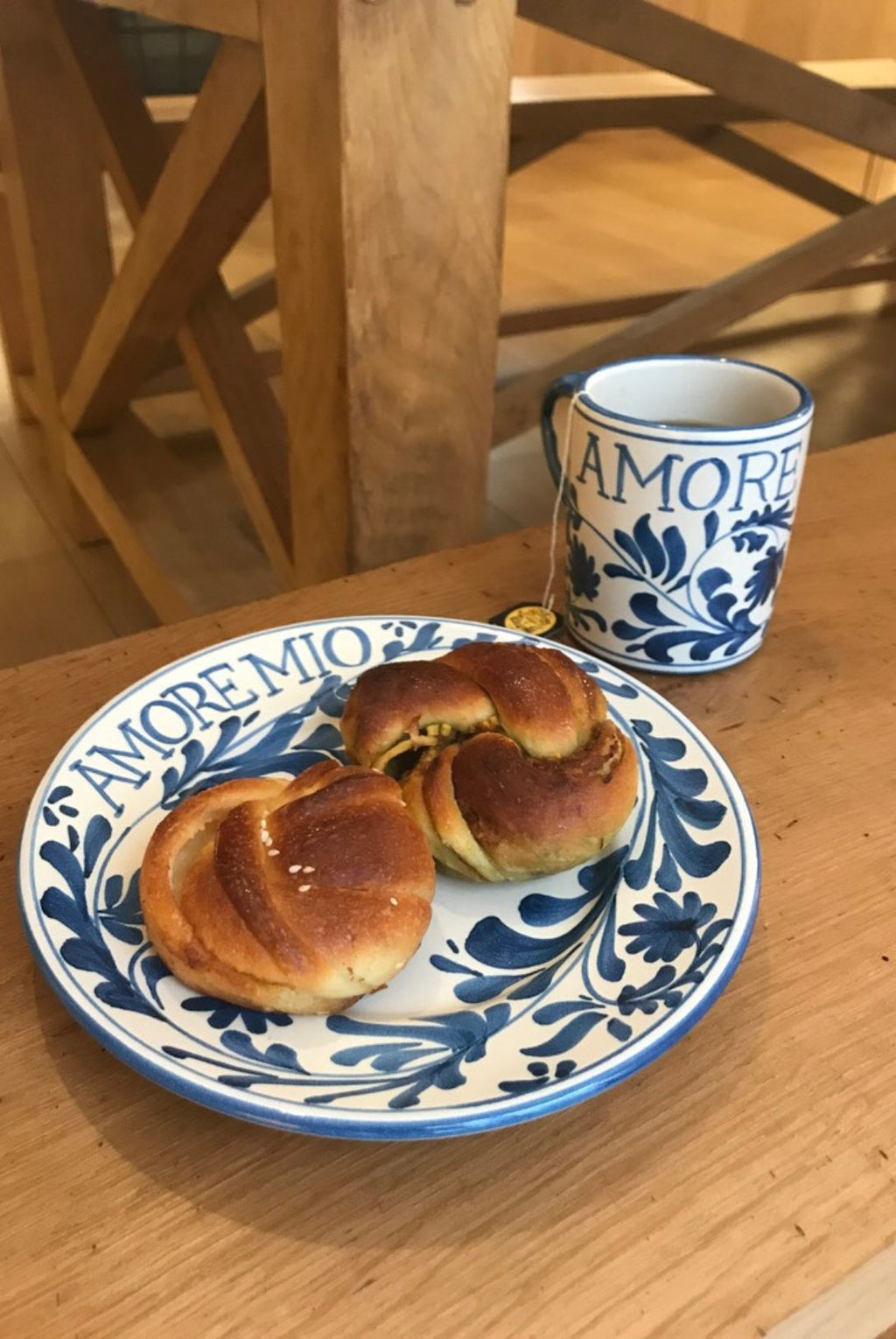 petit déjeuner assiette amore mio bleu dimanche vaisselle