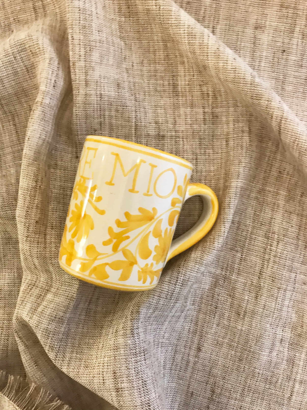mug amore mio dimanche vaisselle jaune ocre