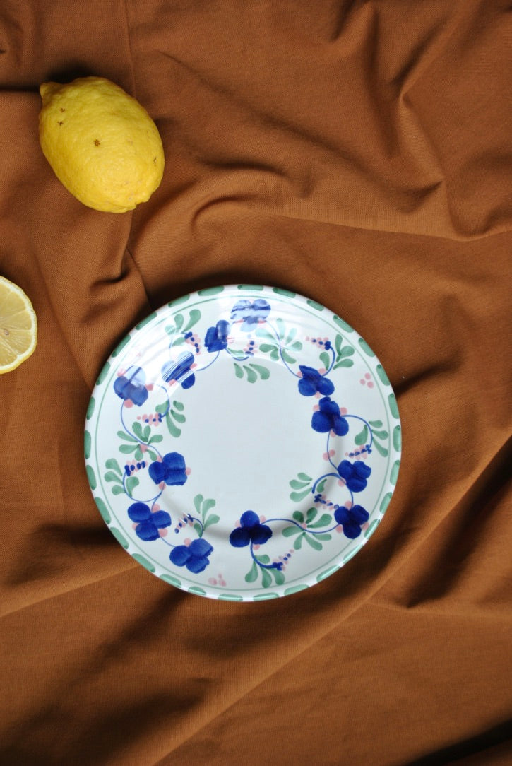 assiette flore vert et bleu dimanche vaisselle