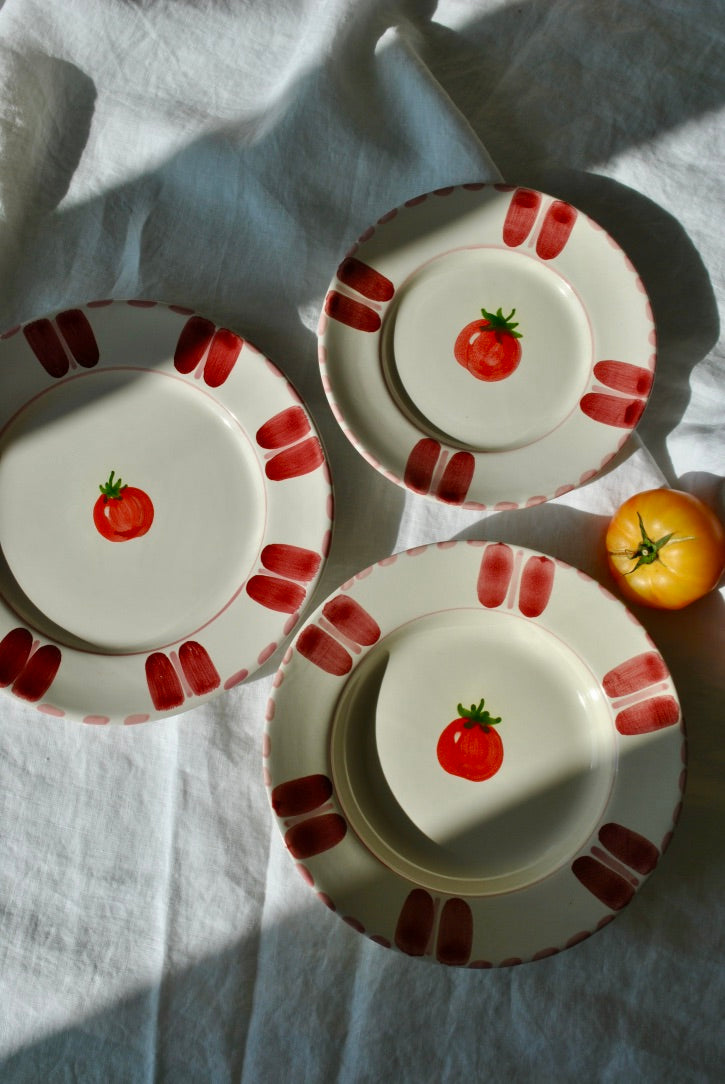 assiette tomate dimanche vaisselle céramique italie