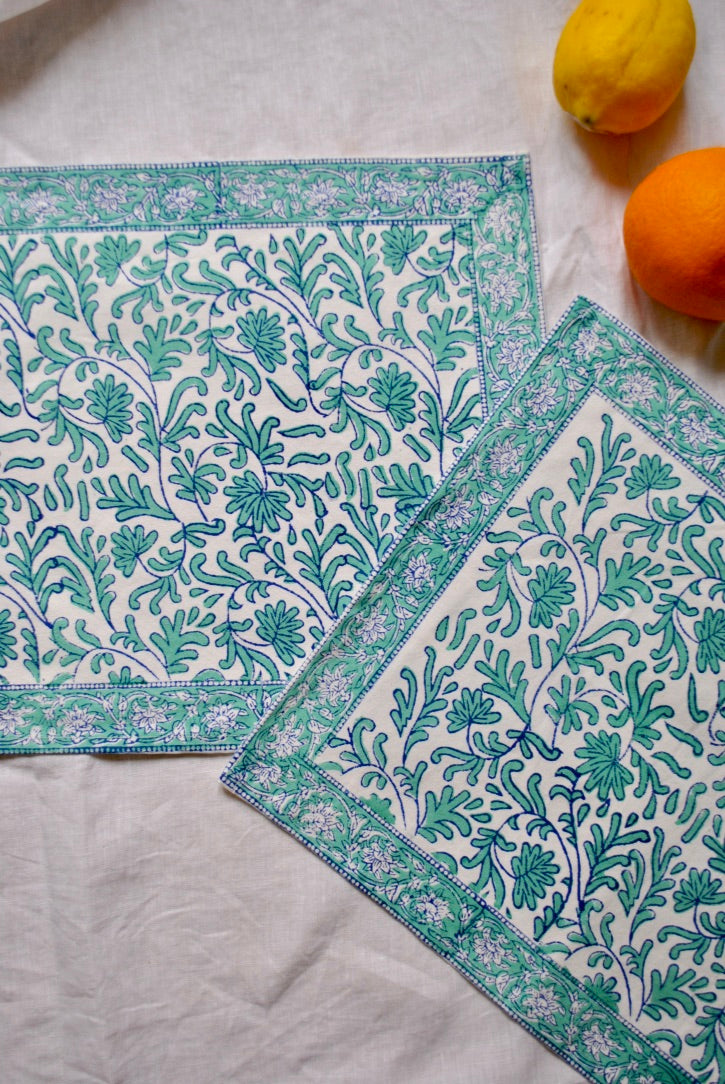 sets de table dimanche vaisselle verts