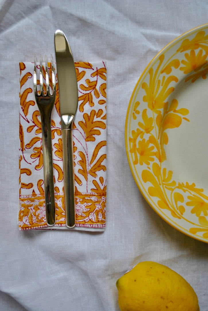 serviettes de table jaunes dimanche vaisselle