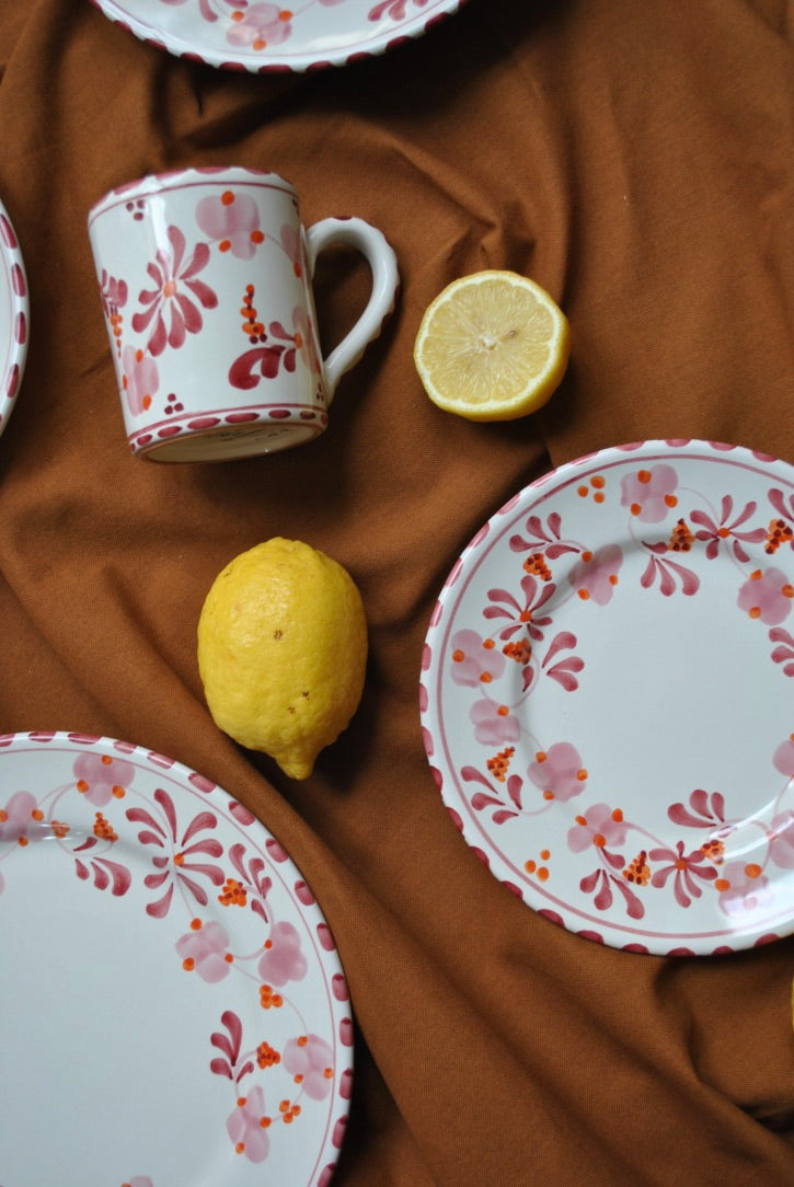 flore rose rouge dimanche vaisselle