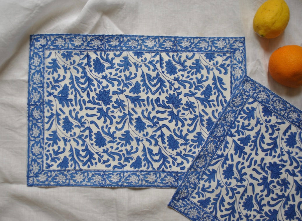 sets de table bleus dimanche vaisselle