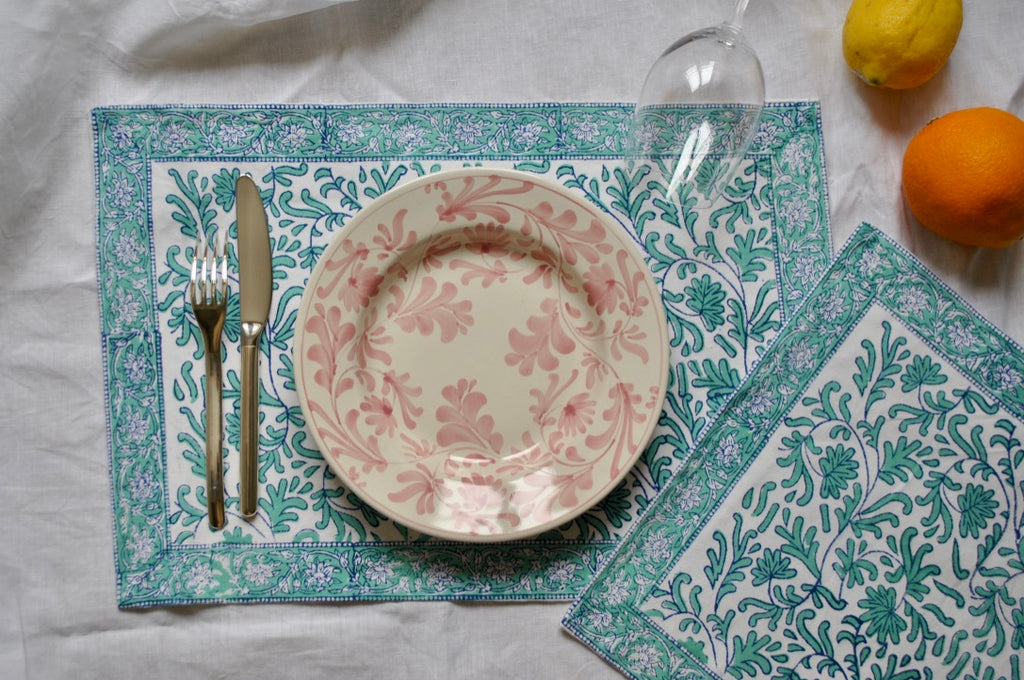 sets de table verts dimanche vaisselle