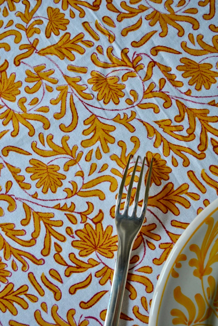 nappe ocre dimanche vaisselle